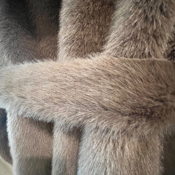 Rebecca Minkoff maxi length faux fur hooded belted wrap coat - Picture 5 of 7